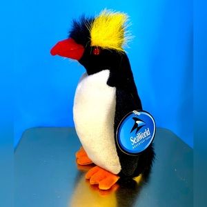 SEA WORLD NWT PENGUIN CRESTED ROCKHOPPER REALISTIC BEAN BAG PLUSH HAS RED EYES